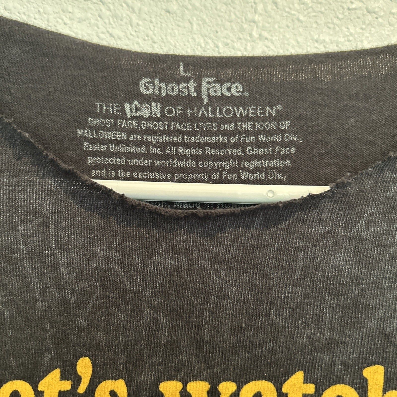 Authentic Scream Ghost Face T-Shirt Let’s Watch Scary Movies Mens LARGE **CUT