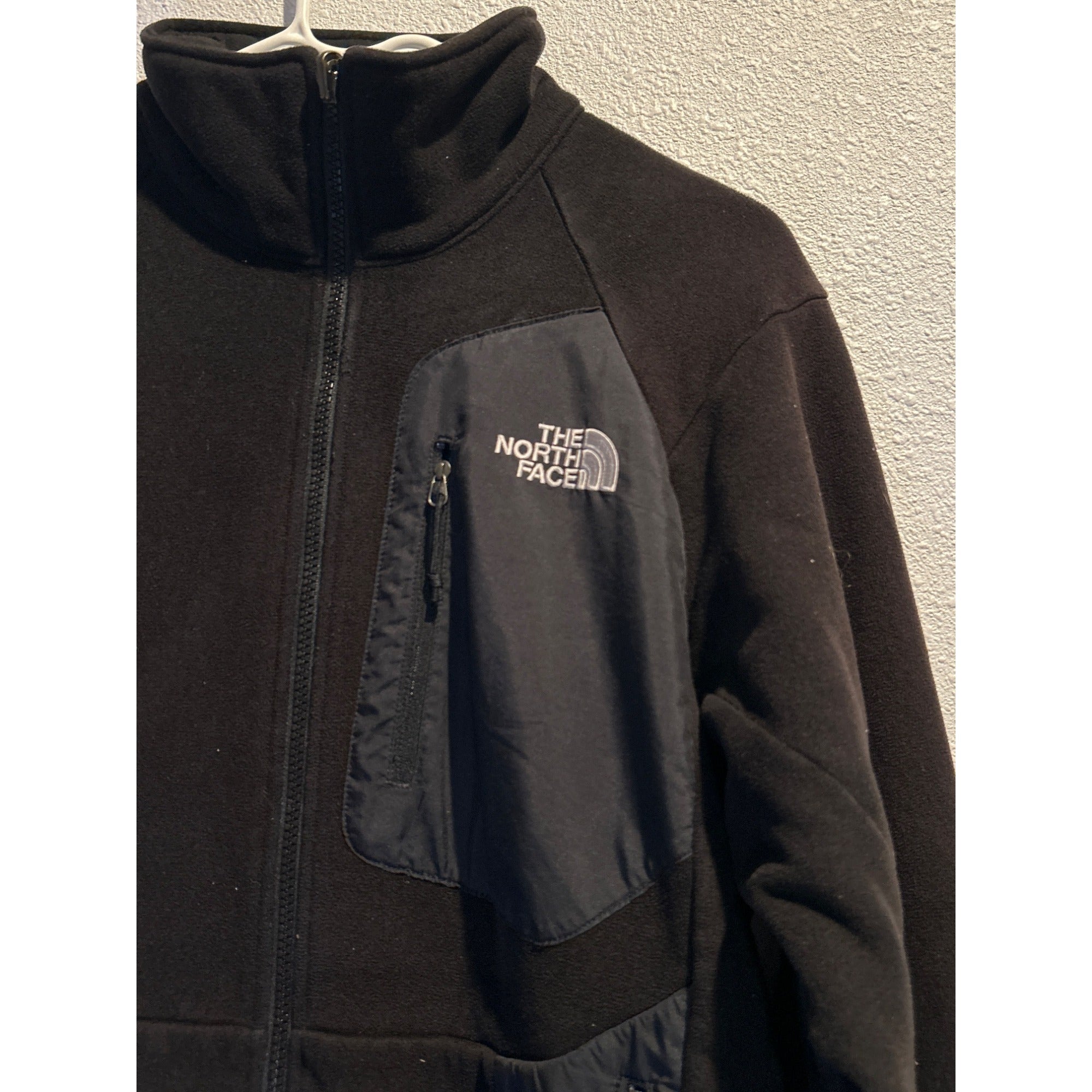 The North Face (Men's MEDIUM)  Black Full Zip Fleece Jacket