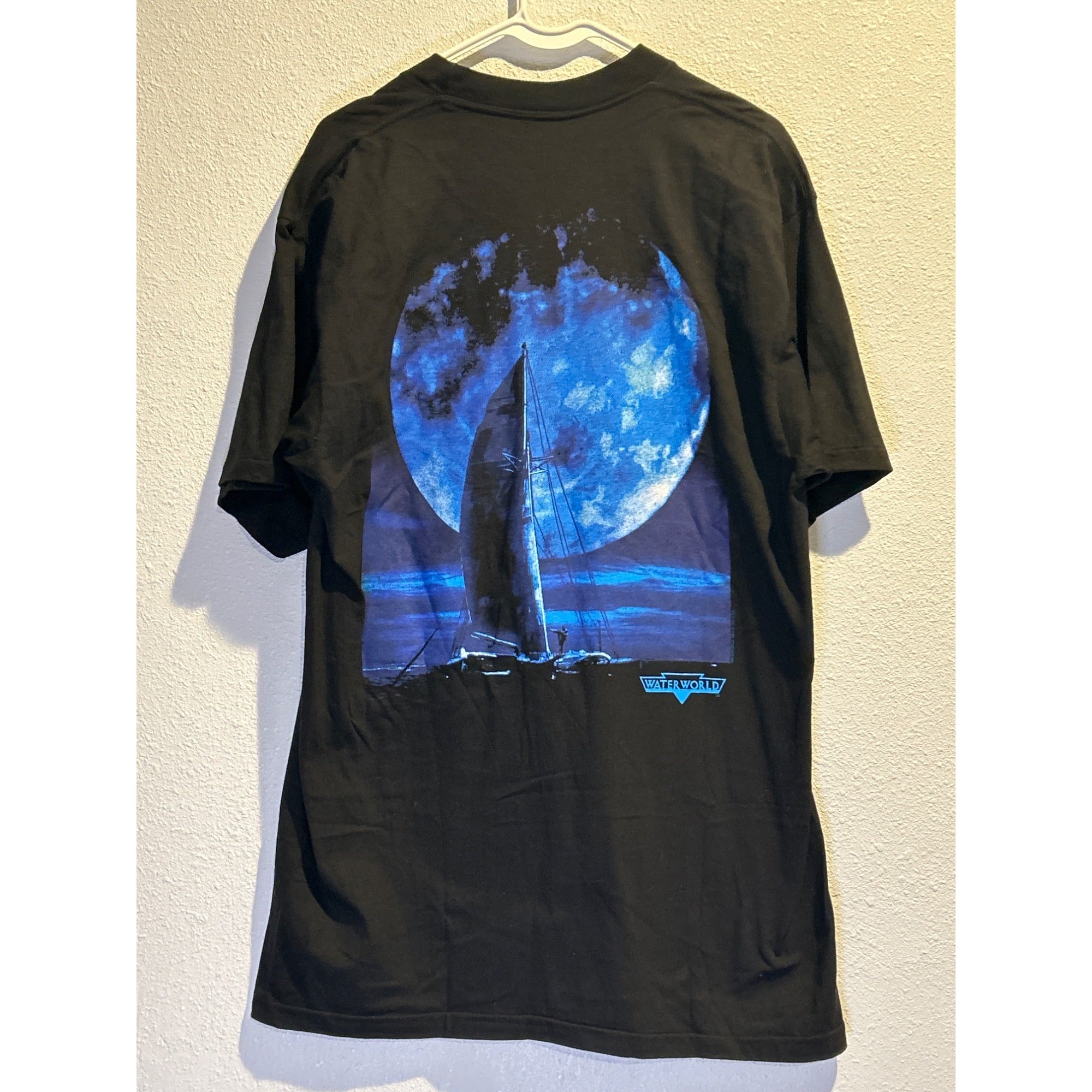 Vintage 90's Water World Movie Promo T-shirt 1995 Kevin Costner Single Stitch