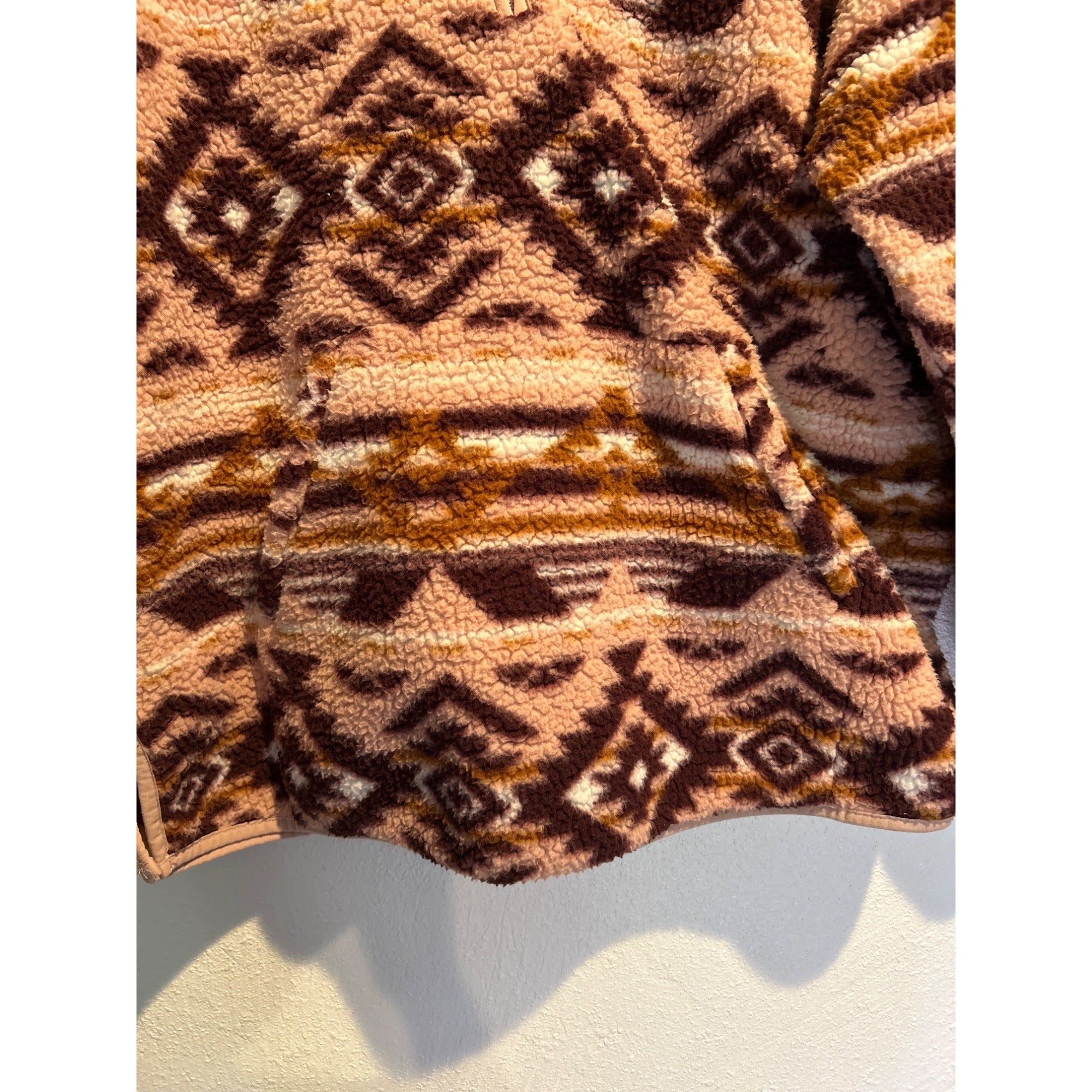 Wrangler Womens MEDIUM Fleece Jacket Pink Aztec Pattern 1/4 Zip Mulitcolor