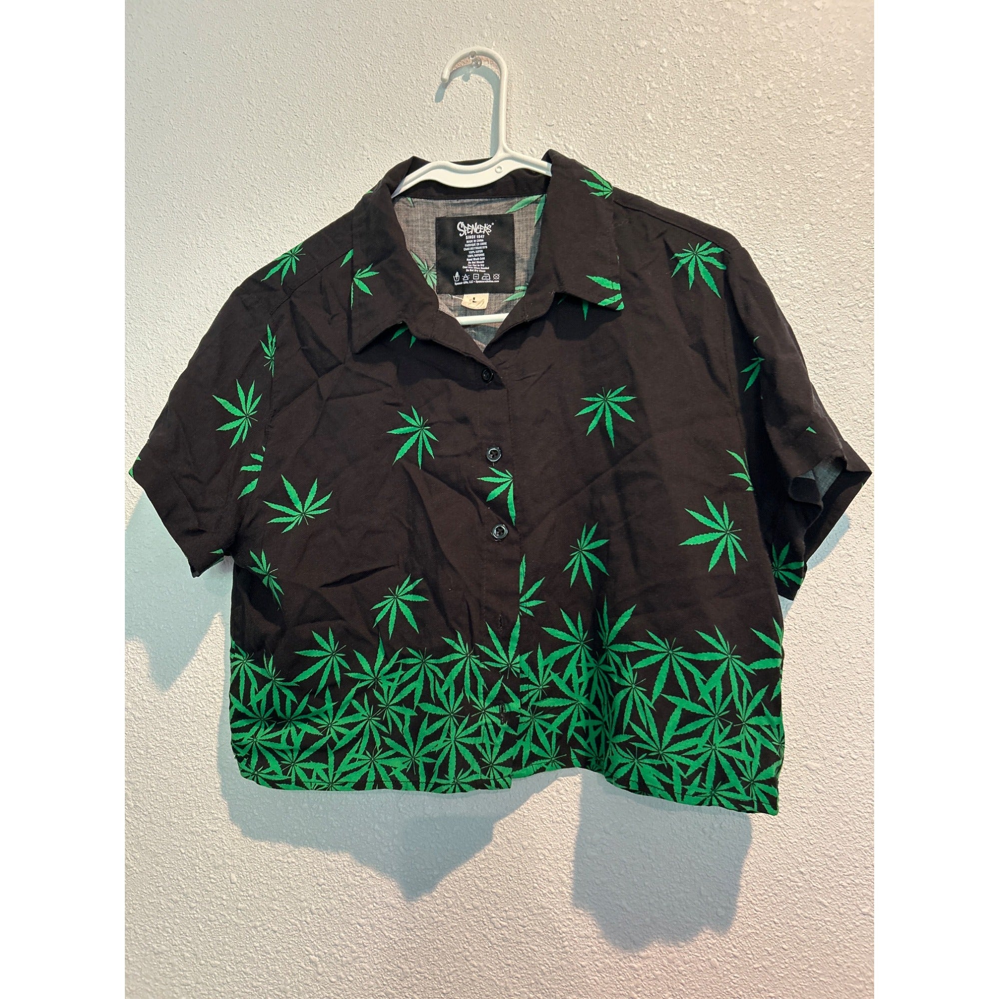 Spencer’s Marijuana Weed CROP Button Front Shirt WOMENS LARGE
