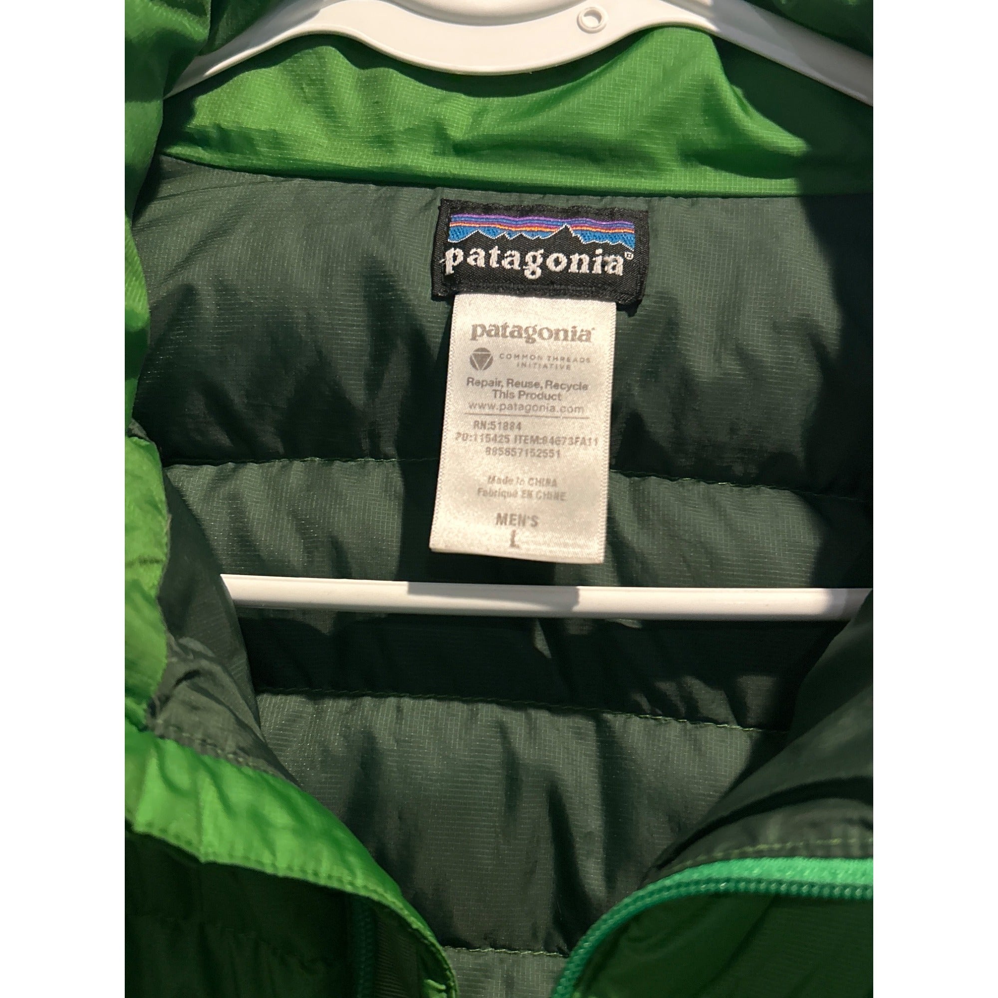 Patagonia (MENS LARGE) Goose Down Sweater Jacket Green Insulated 84673 Zip Puffer Coat