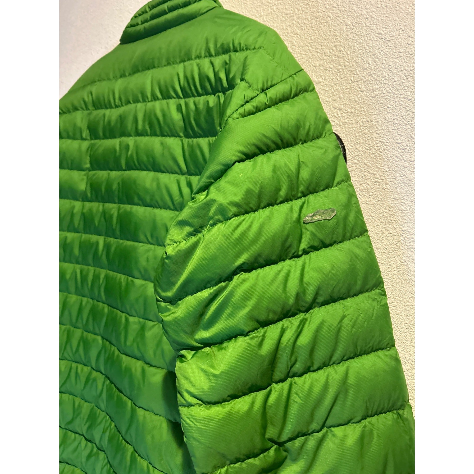 Patagonia (MENS LARGE) Goose Down Sweater Jacket Green Insulated 84673 Zip Puffer Coat