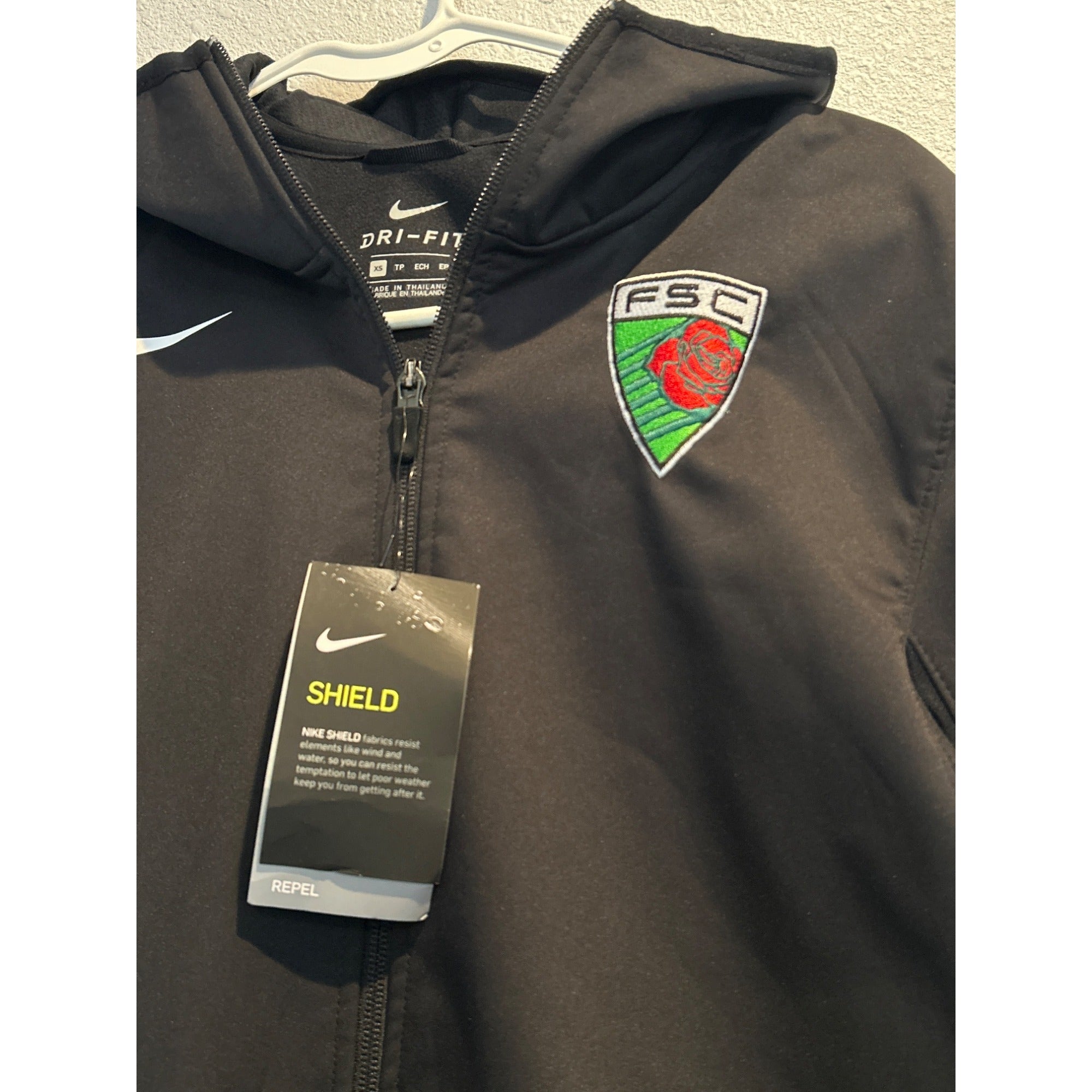 Nike MENS Shield Repel Black Parka Jacket Foothills Soccer AJ6719-010